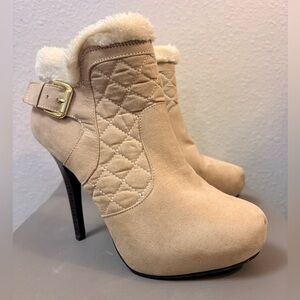 Madeline Girl Tan Stiletto Ankle Boots with Quilted Design & Faux Fur Trim Sz 7